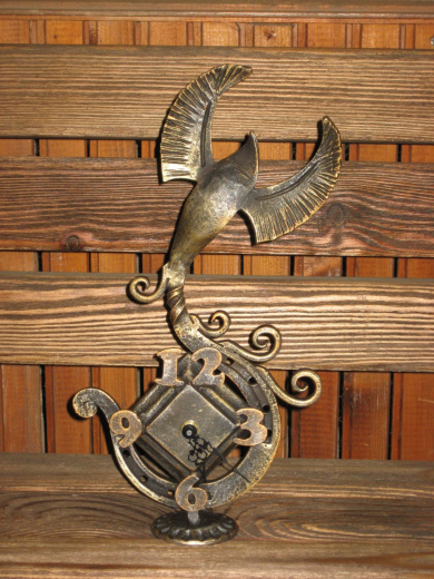 Часы кованые настенные 2