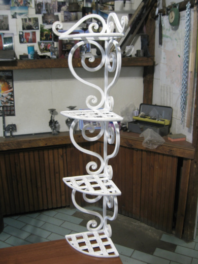Декоративная кованая полка