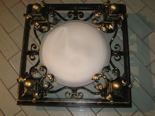 Потолочный светильник