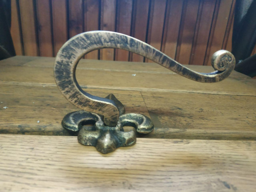 Вешалка одиночная кованая