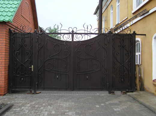 Распашные кованые ворота 14
