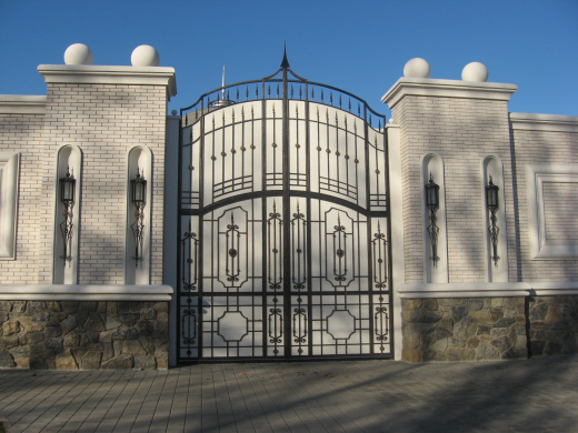 Распашные кованые ворота  24