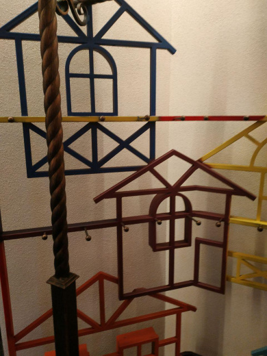 Вешалка - гардероб в детском центре