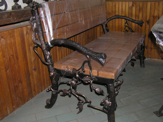 Кованая лавочка