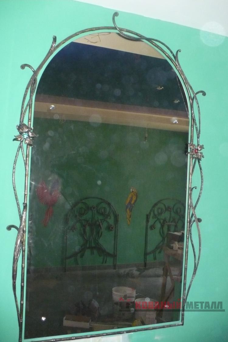 Зеркало кованое настенное