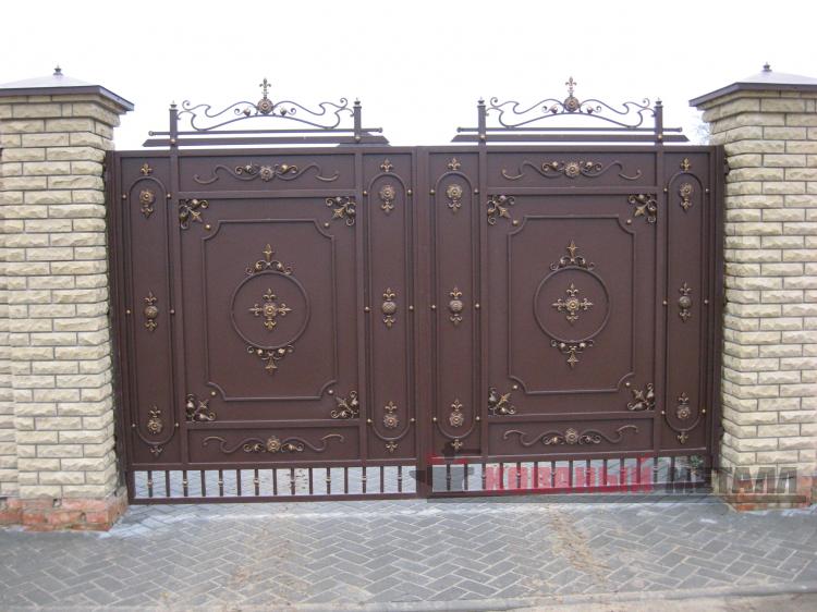 Распашные кованые ворота 42