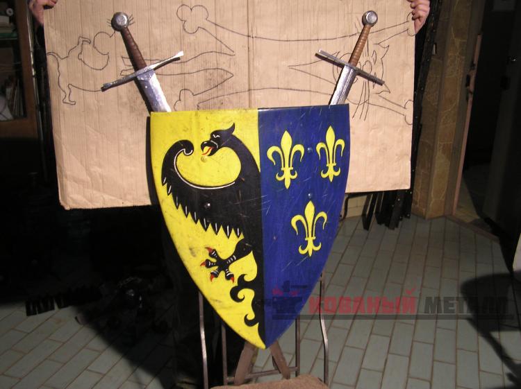 Панно мечи и щит