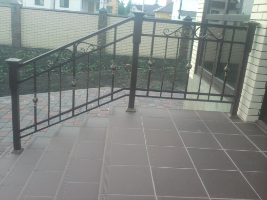 Ограждение крыльца 37