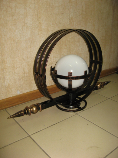 Напольный фонарь