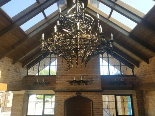 Большая кованая люстра