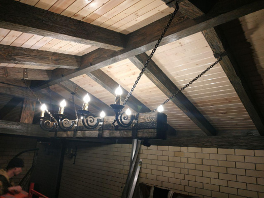 Люстра кованая с деревом