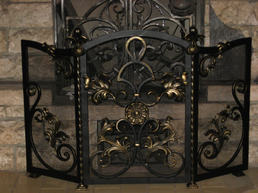 Кованое ограждение для камина 8