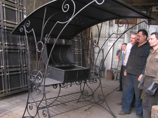 Мангал с навесом от дождя
